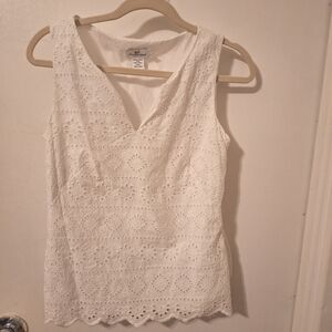 Vineyard Vines Eyelet Top- white